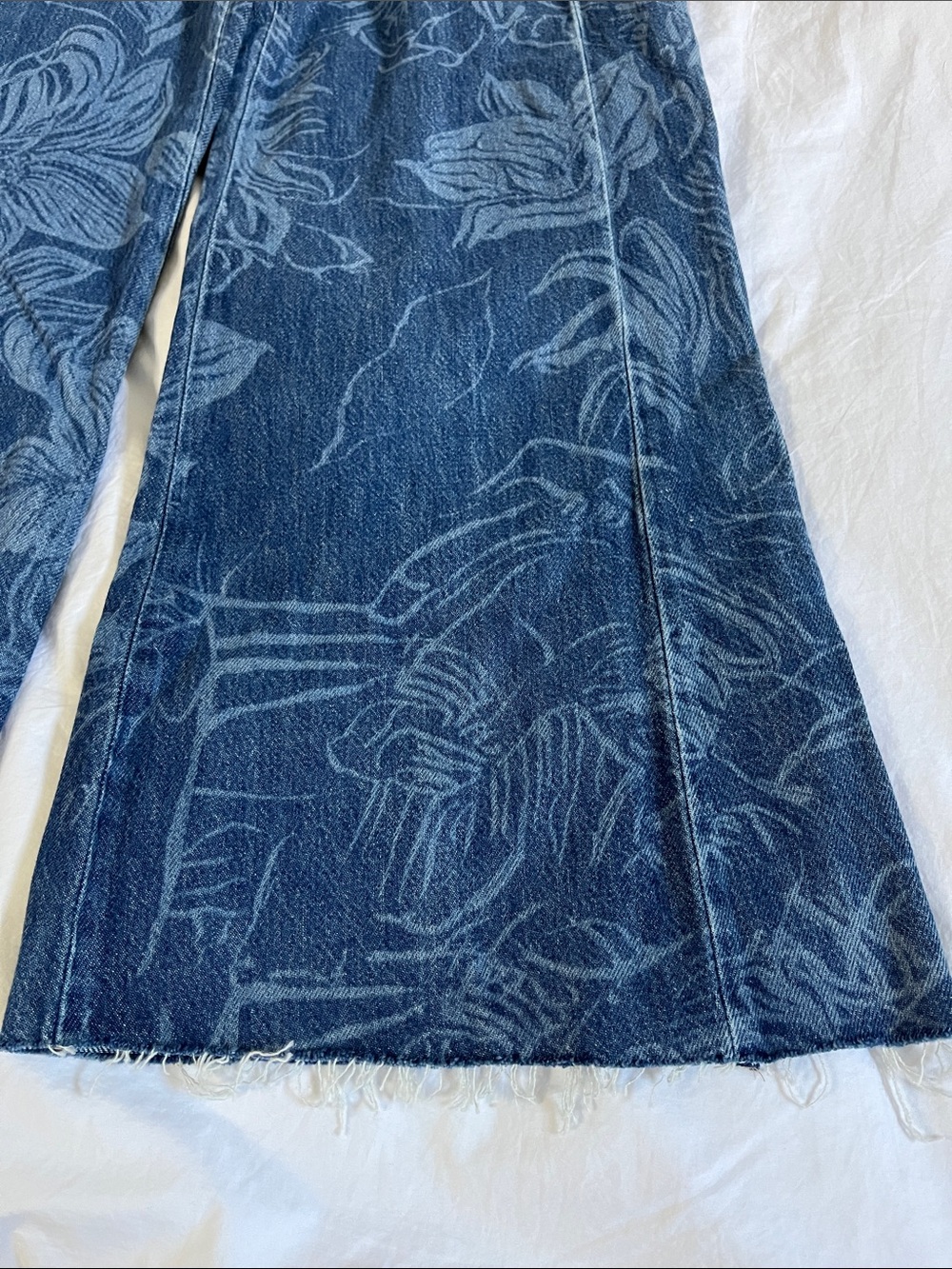 NWOT Adi Patterned Mid-Rise Flare Jeans by Pilcro Anthropologie floral leaf prin - Picture 3 of 16